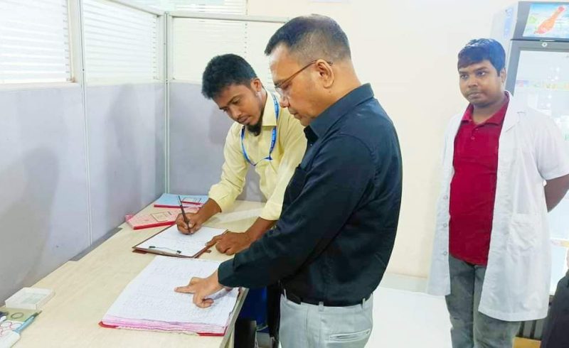 স্বাস্থ্য অধিদপ্তরের নির্দেশে লোহাগাড়ায় বেসরকারী হাসপাতাল ও ডায়াগনস্টিক সেন্টার পরিদর্শনে ডাঃ মোহাম্মদ হানিফ