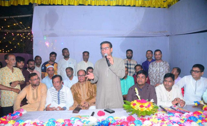 লোহাগাড়ায় পূজামন্ডপ পরিদর্শনে আমিনুল ইসলাম আমিন