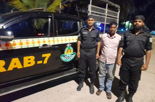 ভোলার ২৫ বছরের সাজাপ্রাপ্ত আসামি ইপিজেড থেকে গ্রেপ্তার