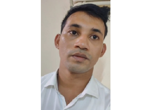 ওয়ার্ড মাস্টারের পরীক্ষায় প্রক্সি দিতে এসে আটক যুবক