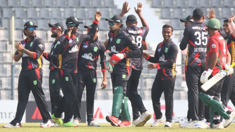 শেষ ওভারে রান আউটের হ্যাটট্রিক, জয় খুলনার
