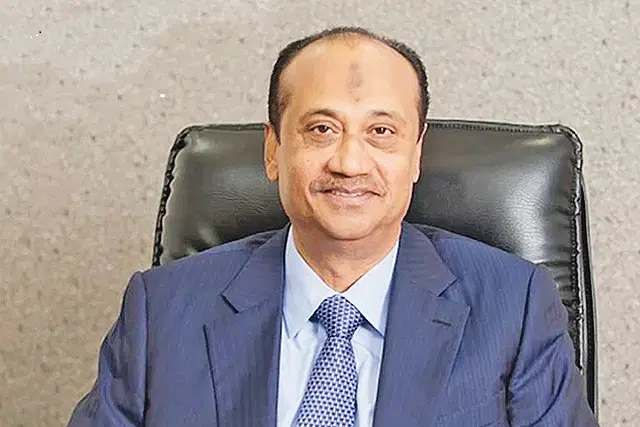অন্তর্বর্তী সরকারকে আন্তর্জাতিক সালিসির নোটিশ এস আলম গ্রুপের