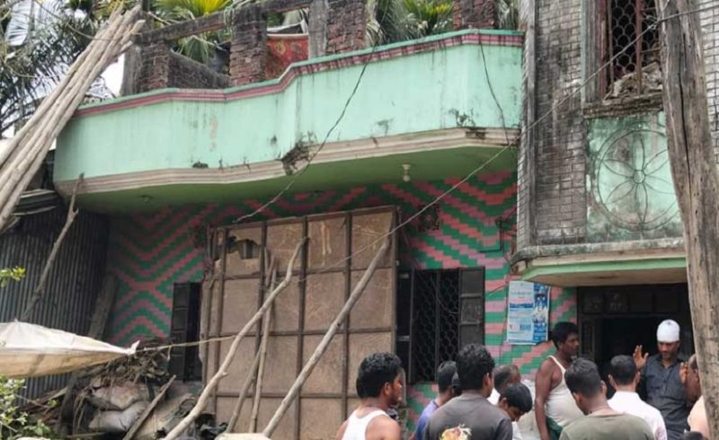 আনোয়ারায় বসতঘরে ডাকাতদলের হানা, টাকা ও স্বর্ণ লুট-আহত ৮
