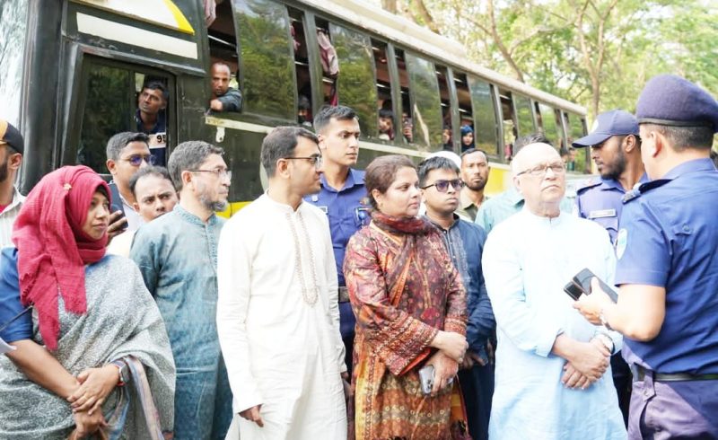 চুনতিতে সড়ক দুর্ঘটনা কবলিত এলাকা পরিদর্শনে উপদেষ্টা ফারুক ই আজম