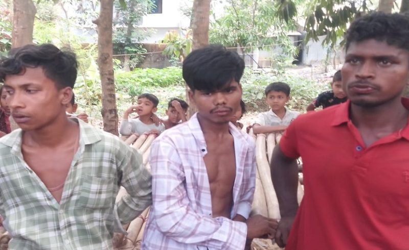 বাঁশখালীতে সিএনজি চুরি করে পালানোর সময় জনতার হাতে ধরা ৪ চোর