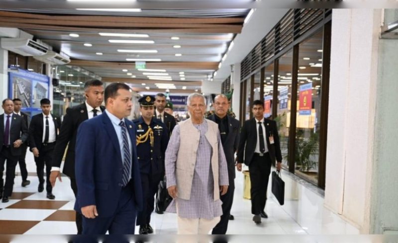 থাইল্যান্ডের উদ্দেশে ঢাকা ছাড়লেন প্রধান উপদেষ্টা