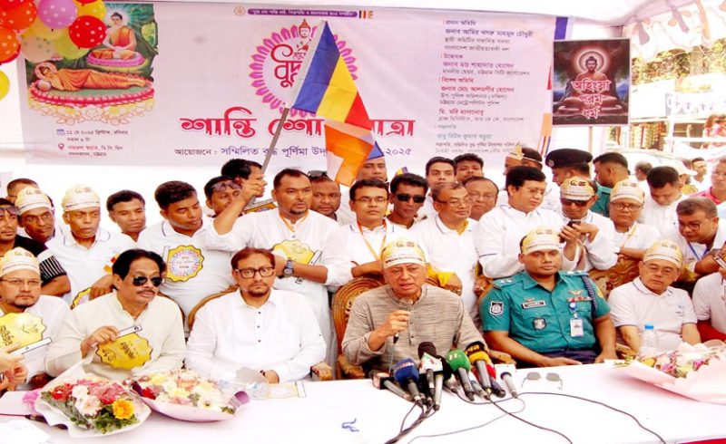 বাংলাদেশে কোনো সংখ্যাগরিষ্ট রাজনীতি হবে না : আমীর খসরু