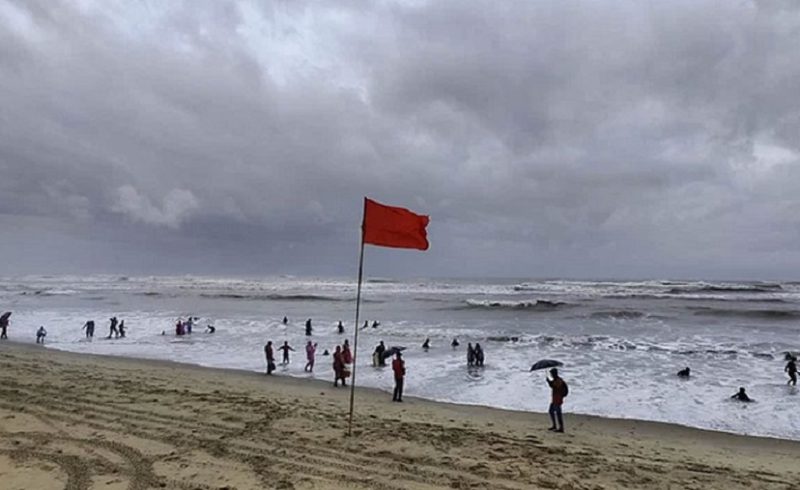 ঝড়ের পূর্বাভাসে চার সমুদ্রবন্দরে ৩ নম্বর সতর্ক সংকেত