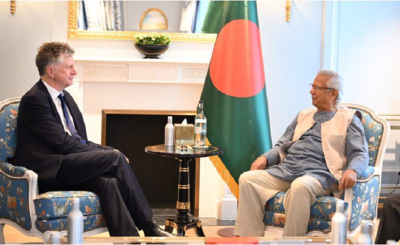 প্রধান উপদেষ্টার সঙ্গে যুক্তরাজ্যের জাতীয় নিরাপত্তা উপদেষ্টার সাক্ষাৎ