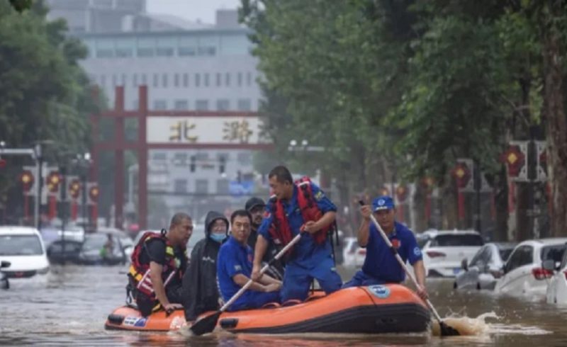 ভয়াবহ বন্যায় রাস্তা নিল নদীর রূপ, নিহত ৩০