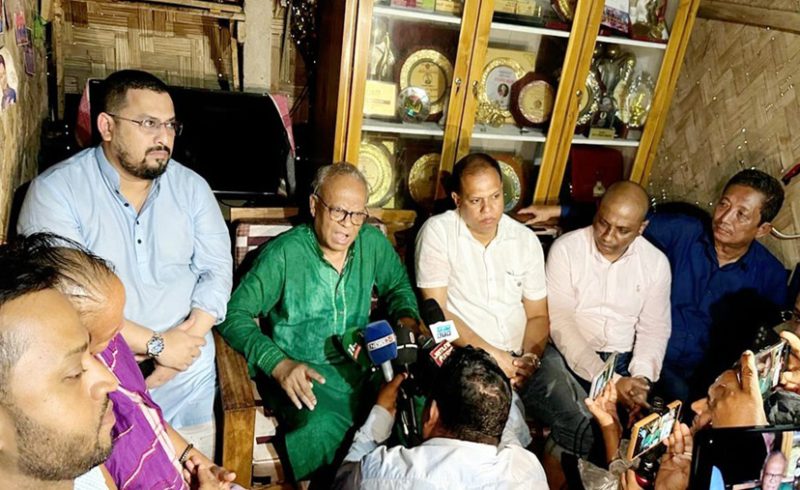 অসুস্থ ঋতুপর্ণার মায়ের পাশে দাঁড়ালেন তারেক রহমান