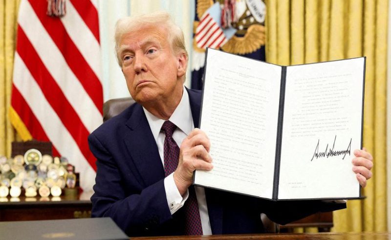 ট্রাম্পের ঘোষণা/বাংলাদেশি পণ্যে ৩৫ শতাংশ শুল্ক আরোপ