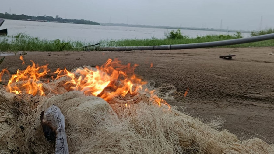 হালদার মোহনায় অভিযান, ২০ হাজার মিটার কারেন্ট জাল জব্দ