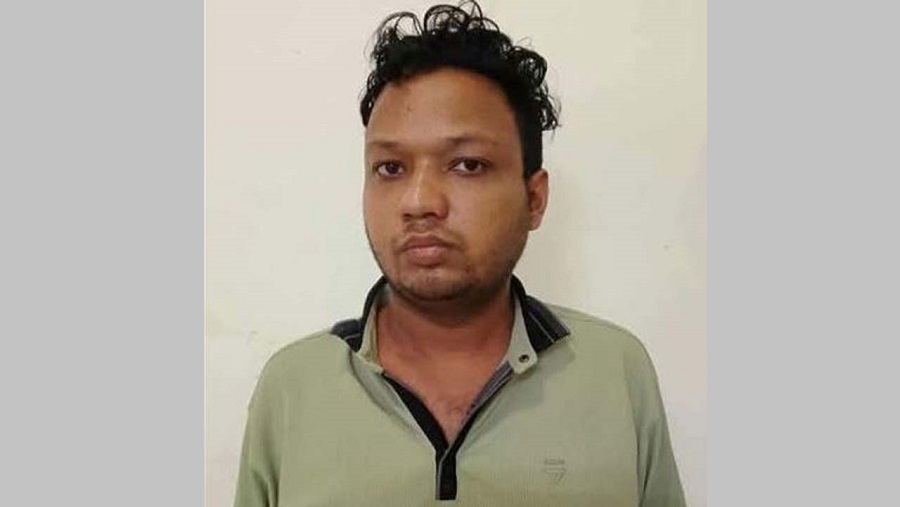 সিএমপি কমিশনারের ওয়্যারলেস বার্তা ফাঁস করা সে কনস্টেবল গ্রেপ্তার