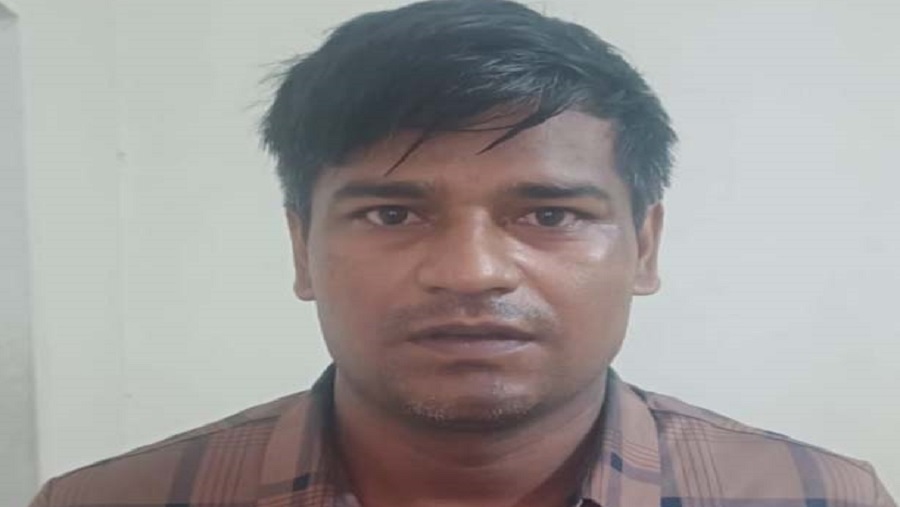 চট্টগ্রামে ১০ হাজার ইয়াবা নিয়ে ধরা পুলিশ সদস্য মনিরুল!