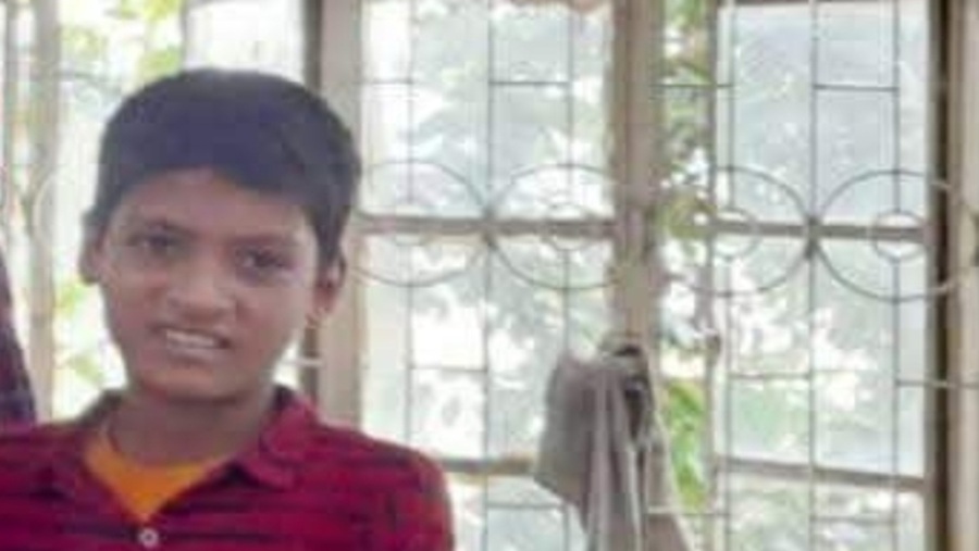 ২০ মাসের ব্যবধানে দুই ছেলেকে হারিয়ে দুঃখে বিহ্বল পিতা-মাতা!