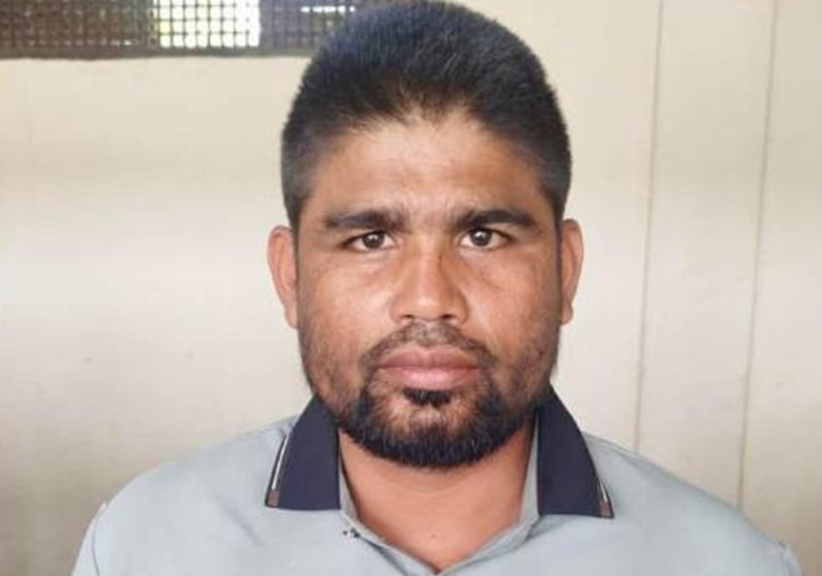 পুলিশের অভিযানে সোনাদিয়ার ডাকাত সর্দার মঞ্জুর গ্রেপ্তার