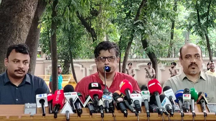 যমুনায় তিন দলের সঙ্গে প্রধান উপদেষ্টার বৈঠক আজ