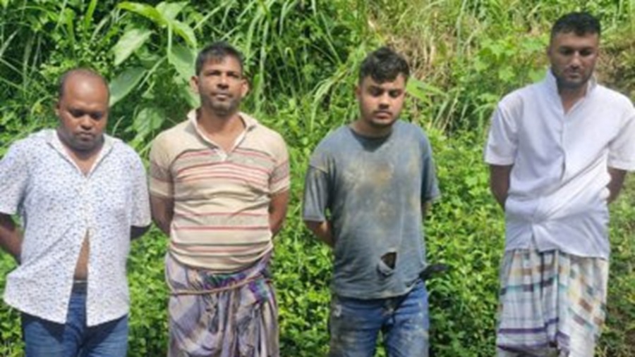 সীতাকুণ্ডে অস্ত্রের কারখানার সন্ধান, অভিযানে আটক ৪