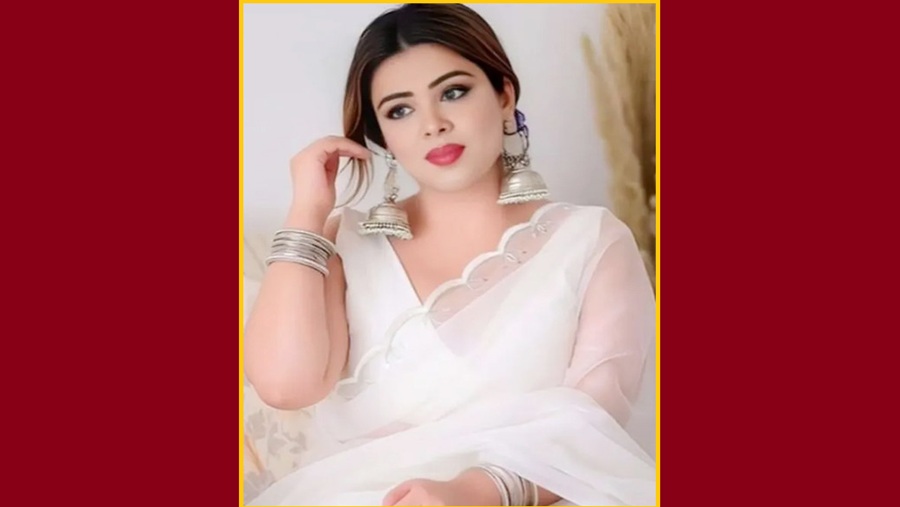 উঠতি অভিনেত্রীদের দেহব্যবসায় বাধ্য করতেন অভিনেত্রী আনুশকা