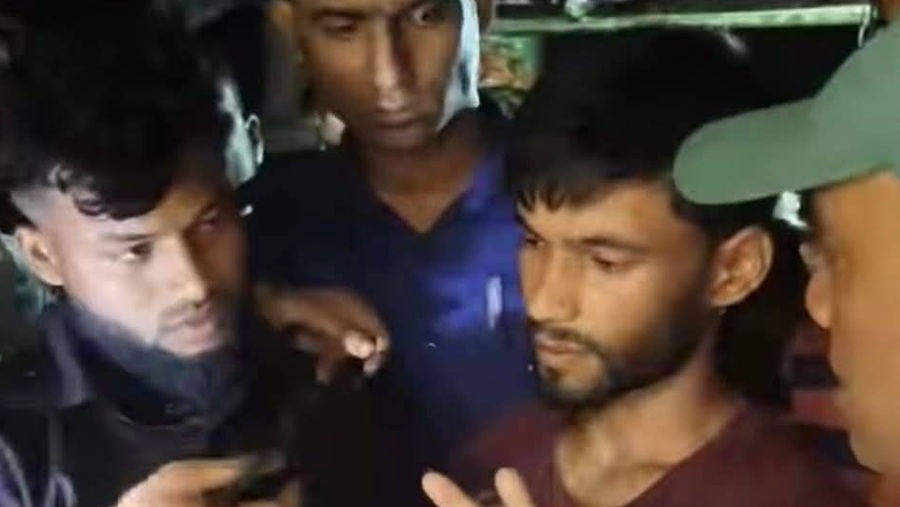 চকরিয়ায় অস্ত্রসহ পুলিশের জালে দুই ডাকাত