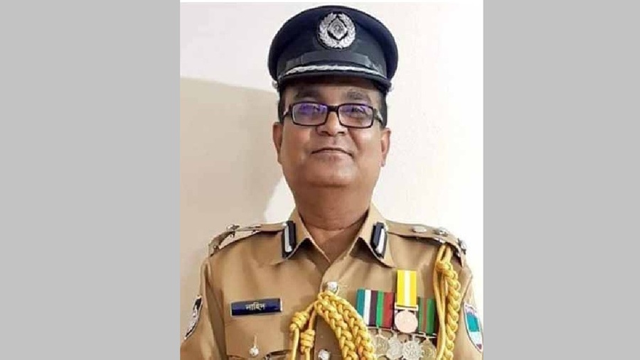 সাবেক ডিআইজি নাহিদুল ইসলাম গ্রেপ্তার