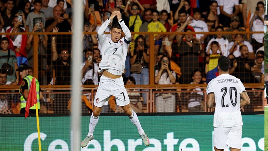 রোনালদোর রেকর্ড আর পর্তুগালের গোল উৎসব