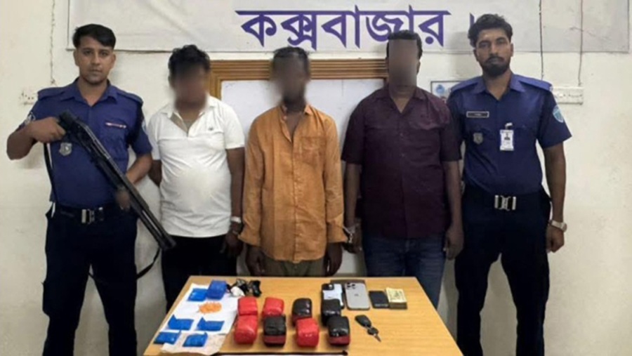 টেকনাফে ১৮ হাজার ইয়াবাসহ তিন মাদককারবারি গ্রেপ্তার