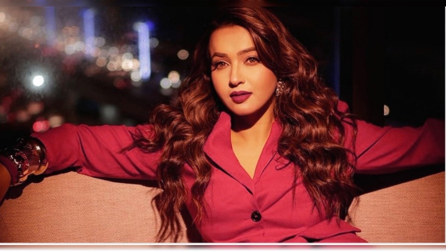 টলিউড অভিনেত্রী কৌশানি মুখার্জির ভিডিও ভাইরাল