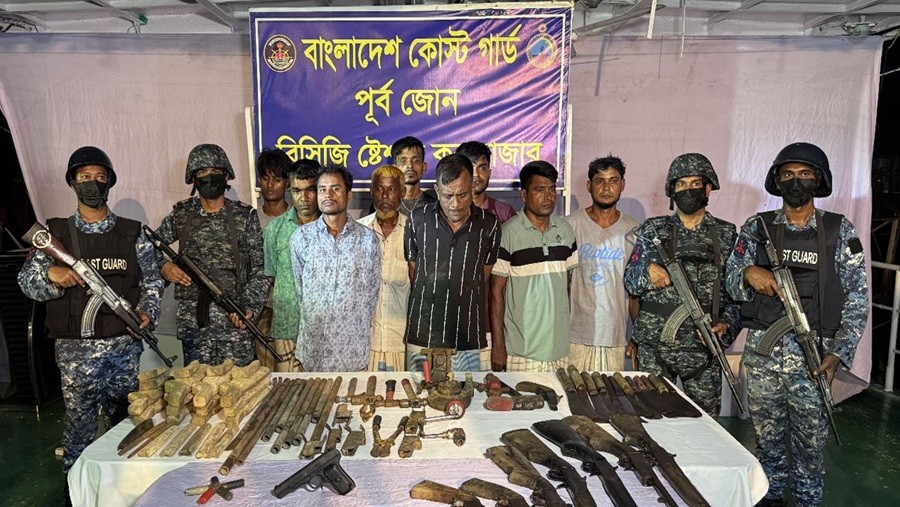 মহেশখালীতে কোস্টগার্ডের অভিযান, বিপুল অস্ত্র-গুলিসহ আটক ৯