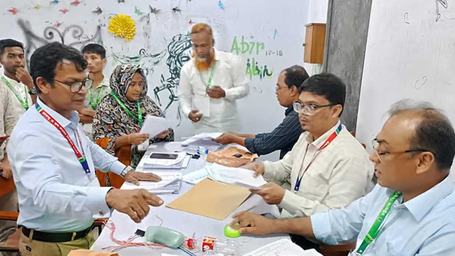 চাকসু নির্বাচনে ভোটগ্রহণ শেষে চলছে গণনা