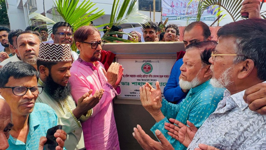 নগরীর ৪০টি বড় রাস্তার টেন্ডার হয়েছে : চসিক মেয়র