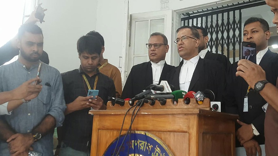 আত্মসমর্পণকারী সেনা কর্মকর্তারা নির্দোষ, অপরাধীরা পালিয়েছে: আইনজীবী