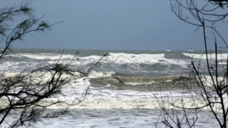 বঙ্গোপসাগরে লঘুচাপ, বাড়তে পারে বৃষ্টি