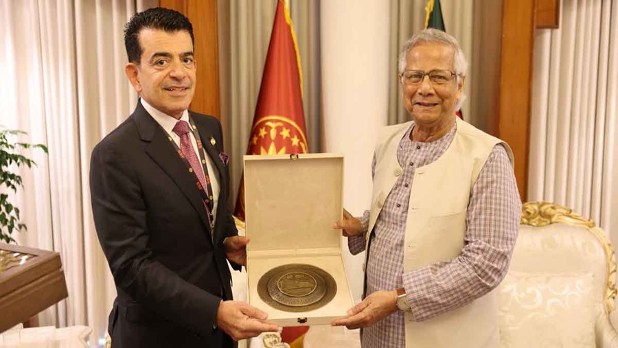 প্রধান উপদেষ্টার সঙ্গে আইসেস্কো মহাপরিচালকের বৈঠক