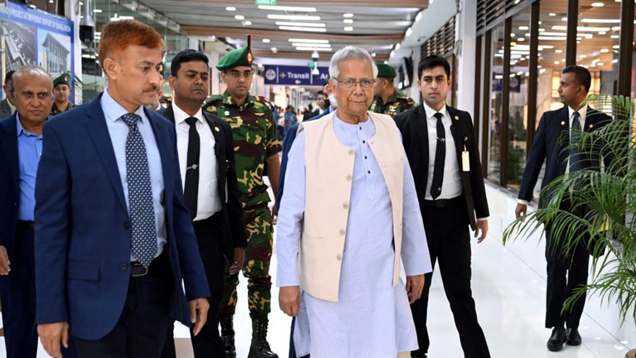 রোমের উদ্দেশে ঢাকা ছাড়লেন প্রধান উপদেষ্টা