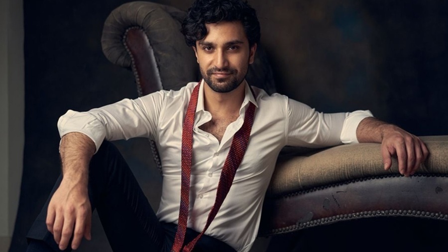 পাকিস্তানি অভিনেতা আহাদ রাজা এখন ঢাকায়