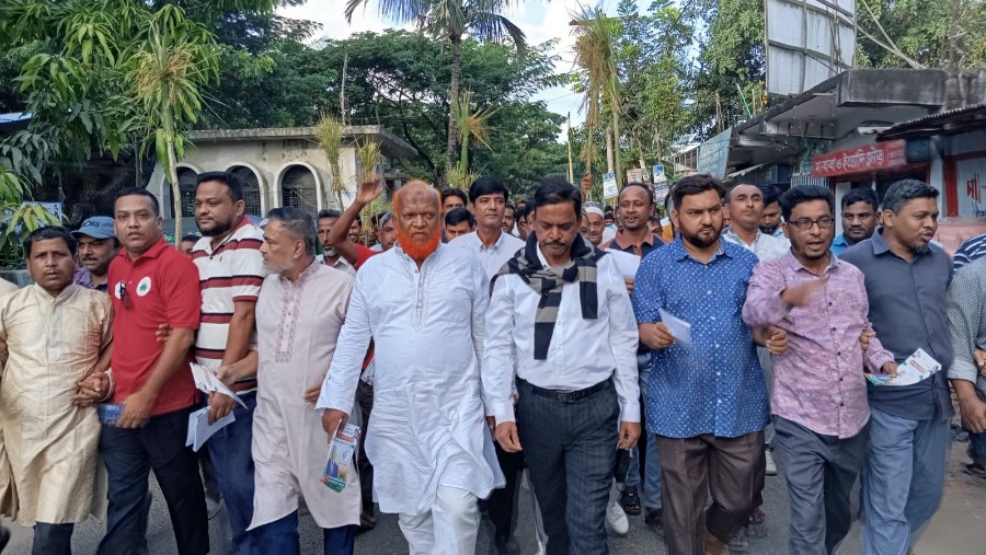 বোয়ালখালীতে ধানের শীষের প্রার্থীর সমর্থনে আমুচিয়া বিএনপির গণসংযোগ