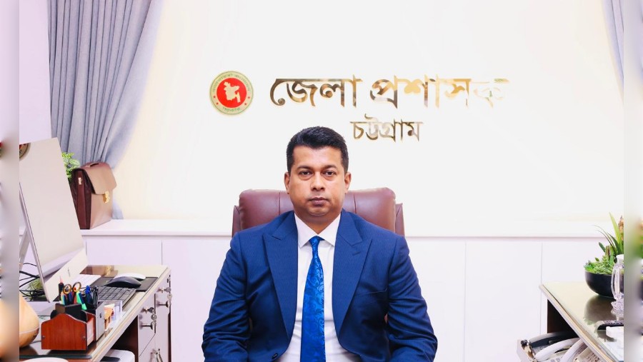 চট্টগ্রামে নতুন জেলা প্রশাসক জাহিদুল ইসলাম মিঞার দায়িত্ব গ্রহণ