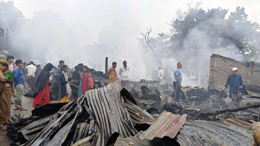 খাগড়াছড়িতে আগুনে পুড়ল ১৪ ব্যবসাপ্রতিষ্ঠান