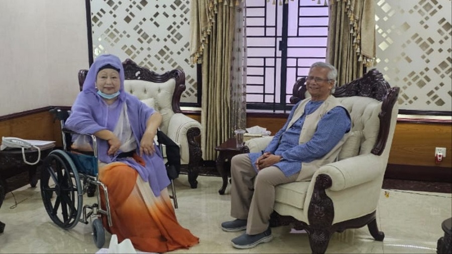 সেনাকুঞ্জে প্রধান উপদেষ্টার সঙ্গে একান্ত আলাপ খালেদা জিয়ার