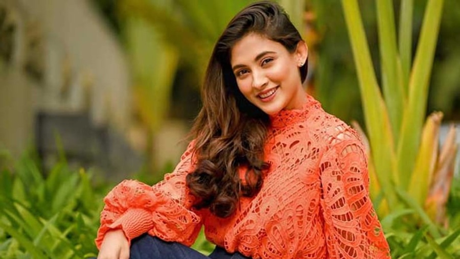 অভিনেত্রী মেহজাবীনের বিরুদ্ধে গ্রেপ্তারি পরোয়ানা