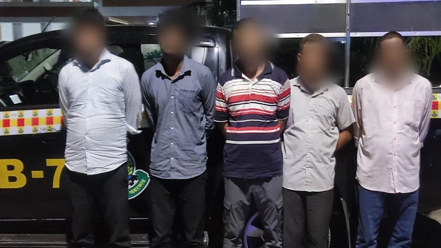 পটিয়ায় ৬০ হাজার পিস ইয়াবাসহ গ্রেপ্তার ৫