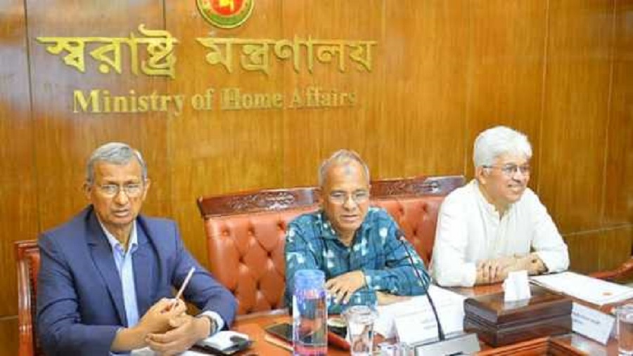 এবারও বিজয় দিবসে প্যারেড হচ্ছে না: স্বরাষ্ট্র উপদেষ্টা