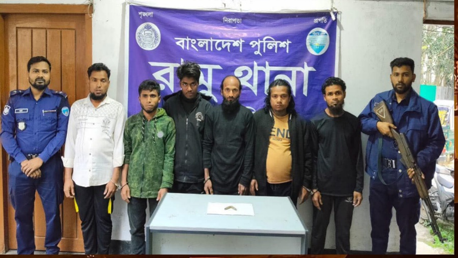 রামুতে জি-৪ রাইফেলের ২ রাউন্ড বুলেটসহ ৬ রোহিঙ্গা গ্রেপ্তার