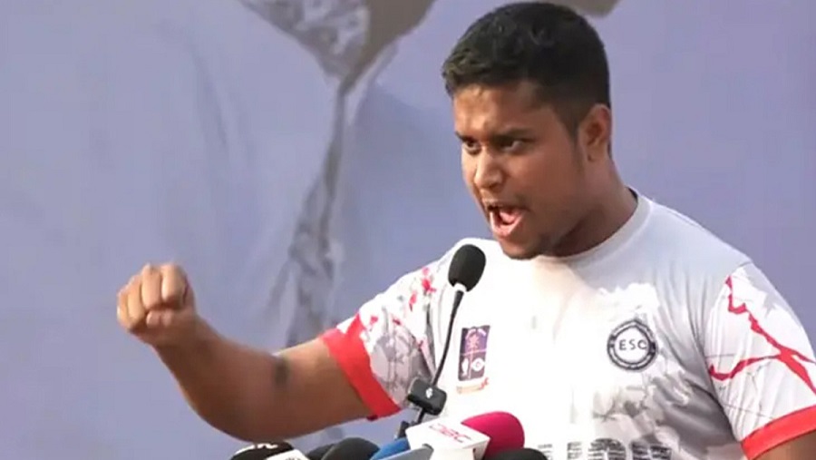 ‘নতুন আয়না ঘর’-এর সন্ধান দিলেন হাসনাত আবদুল্লাহ