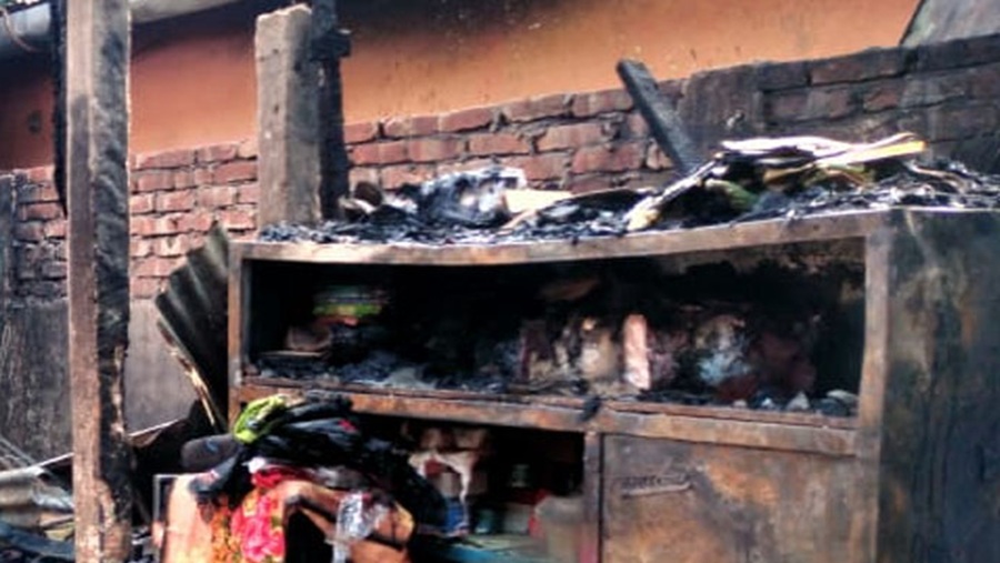 হাটহাজারীতে আগুনে পুড়ল দুই বসতঘর