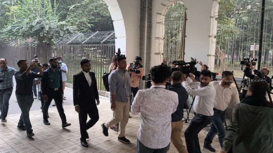 আবু সাঈদ হত্যার সাক্ষ্য দিতে ট্রাইব্যুনালে হাসনাত আব্দুল্লাহ