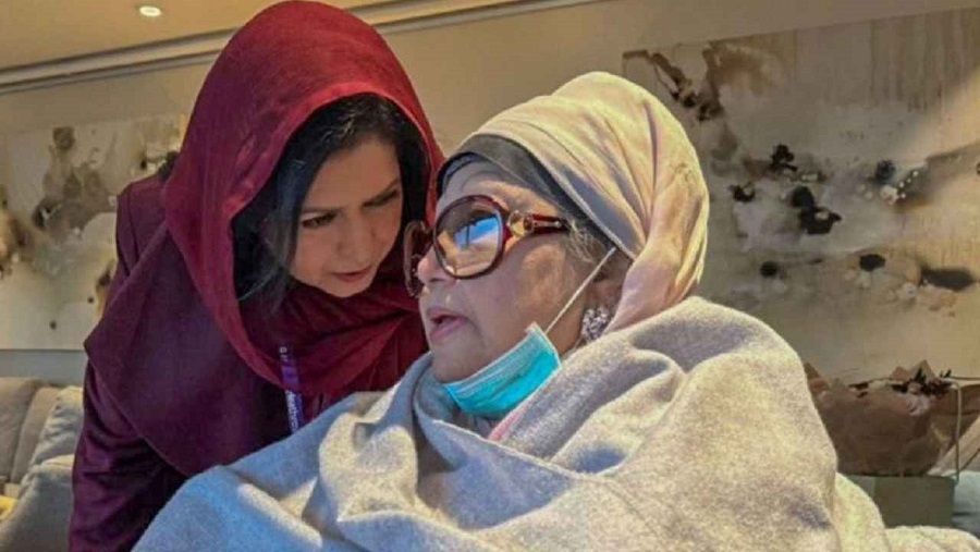 বেগম জিয়াকে দেখতে এভারকেয়ারে ডা. জুবাইদা