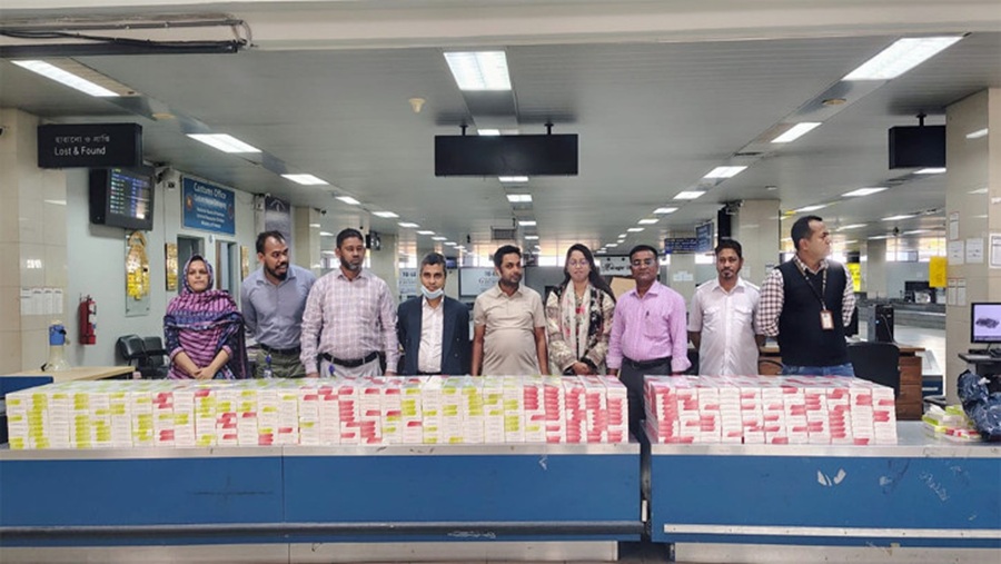 শাহ আমানতে ৮০০ কার্টুন সিগারেট উদ্ধার